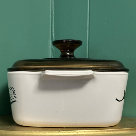 Vintage Corning Ware Lyric Black Tulips 1 1/2 Quart Casserole with Smoky Lid - Picture 4 of 6